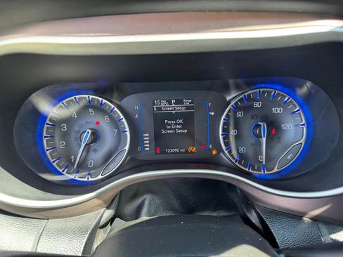 Used 2021 Chrysler Voyager Lxi FWD image 39