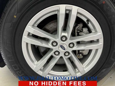 Used 2021 Ford Explorer XLT image 9