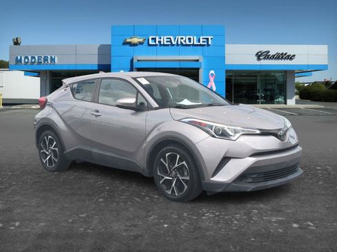 Used 2019 Toyota C-HR XLE FWD image 7