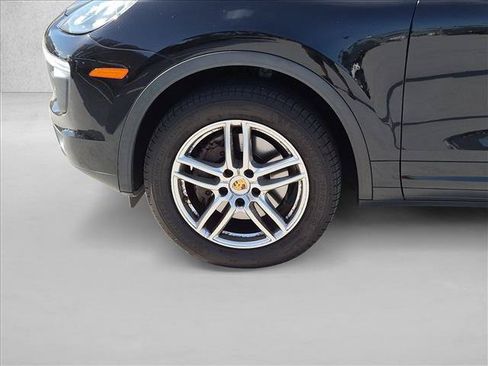 Used 2016 Porsche Cayenne AWD/4WD image 13
