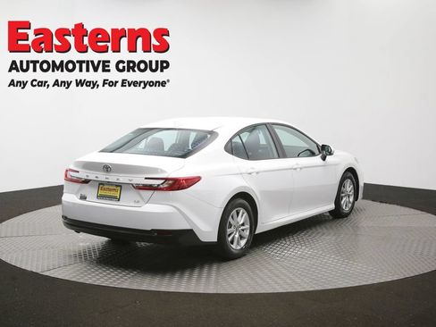 Used 2025 Toyota Camry LE FWD image 40