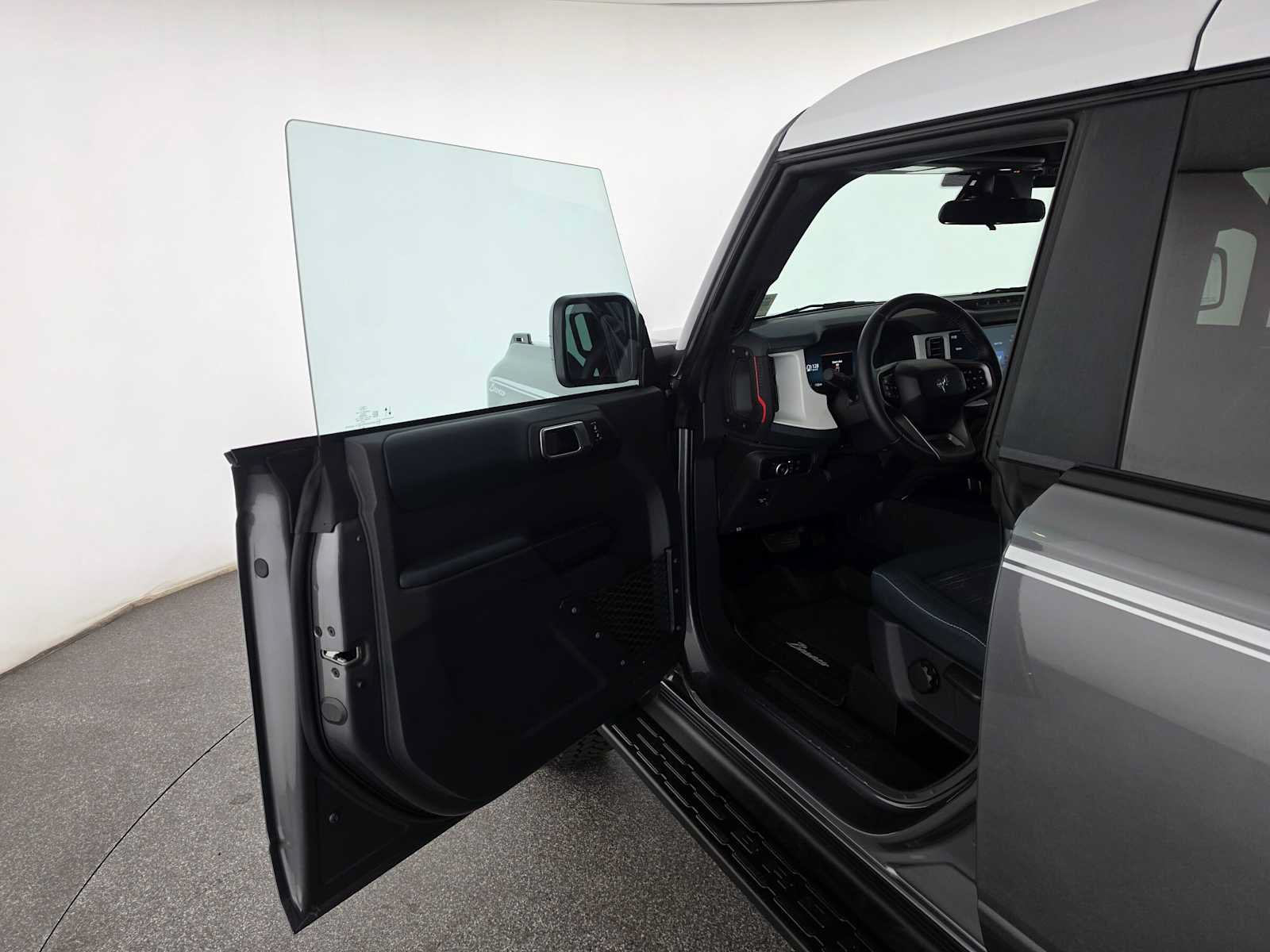 Used 2025 Ford Bronco Heritage Edition AWD/4WD image 19