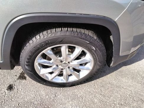 Used 2016 Jeep Cherokee Limited w/ Trailer Tow Group image 17