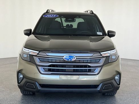 Certified 2025 Subaru Forester Premium AWD/4WD image 11