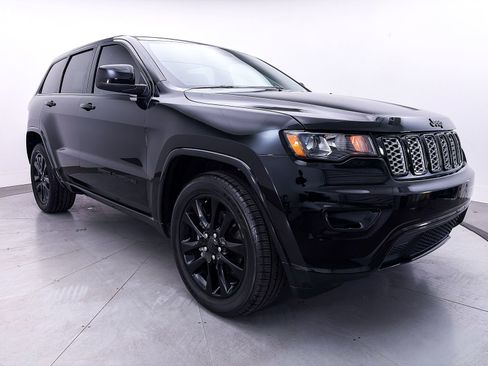 Used 2019 Jeep Grand Cherokee Altitude RWD image 10