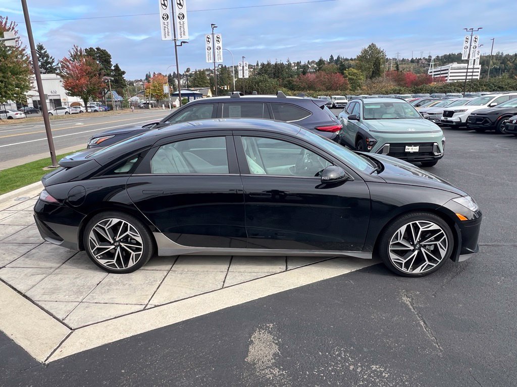 Used 2023 Hyundai Ioniq 6 SEL RWD image 4