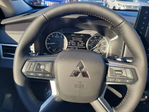 New 2026 Mitsubishi Outlander SE image 24