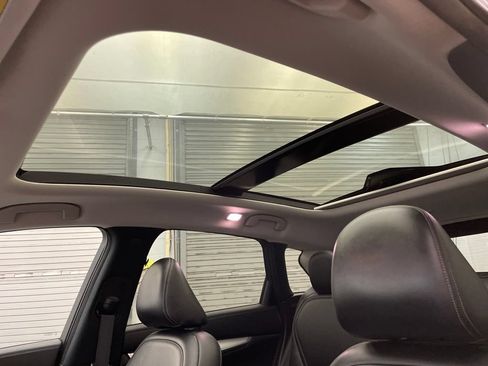 Used 2020 INFINITI QX50 Luxe w/ Navigation Package AWD/4WD image 19