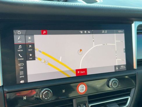 Used 2022 Porsche Macan S image 26