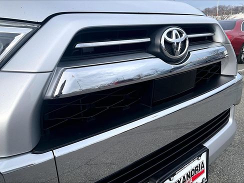 Used 2020 Toyota 4Runner 4WD image 30