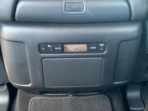 Used 2024 Nissan Armada SL w/ Captain's Chairs Package image 20