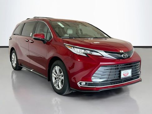New 2026 Toyota Sienna Limited AWD/4WD image 3