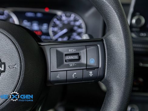Used 2022 Nissan Rogue SV AWD/4WD image 15