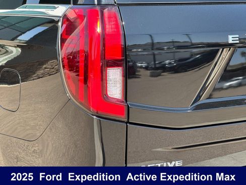 Used 2025 Ford Expedition Max Active RWD image 43