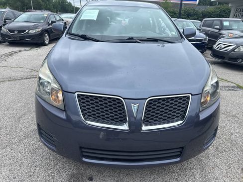Used 2009 Pontiac Vibe w/ Preferred Package FWD image 2