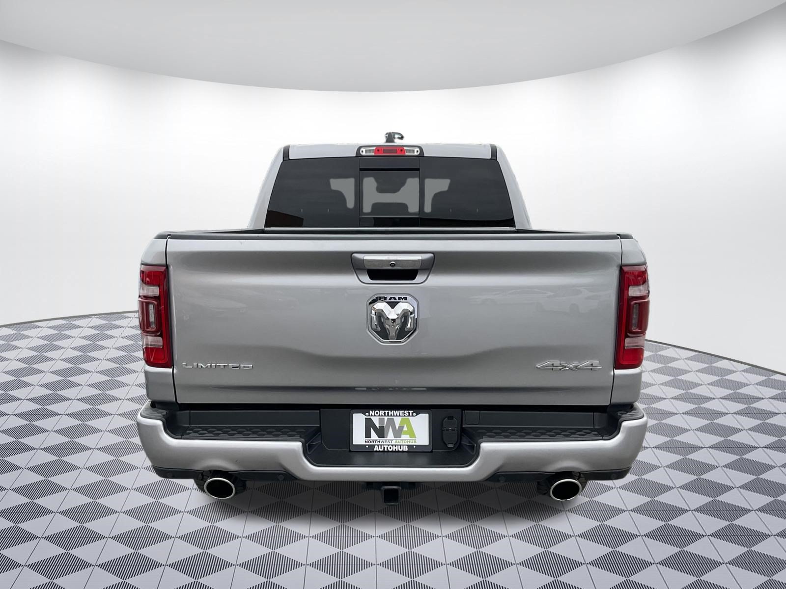 Used 2022 RAM 1500 Limited w/ Body-Colour Bumper Group AWD/4WD image 4