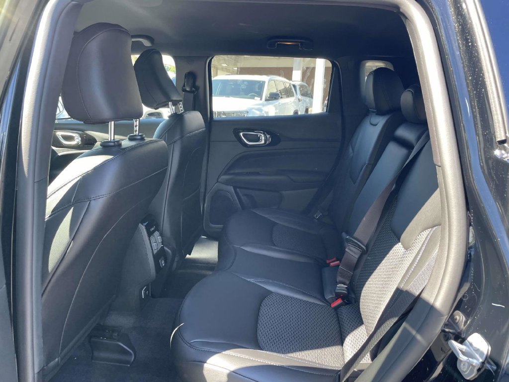 New 2027 Jeep Compass Latitude AWD/4WD image 19