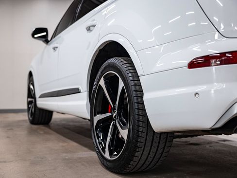 Used 2019 Audi Q7 3.0T Prestige w/ Prestige Package AWD/4WD image 29