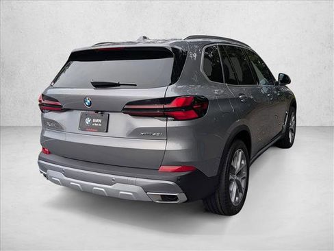 New 2026 BMW X5 xDrive40i w/ Premium Package image 2