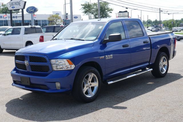 Used 2017 RAM 1500 Express w/ Express Value Package AWD/4WD image 5