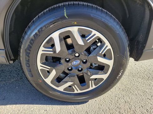 Used 2025 Subaru Forester Premium image 11