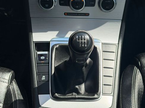Used 2013 Volkswagen CC Sport FWD image 18