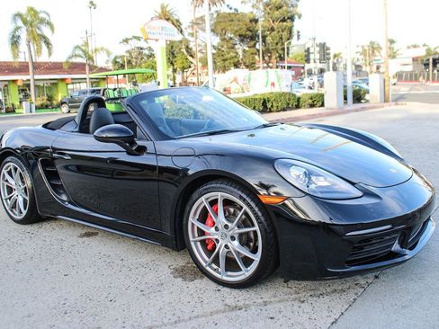 Used 2017 Porsche 718 Boxster S image 8