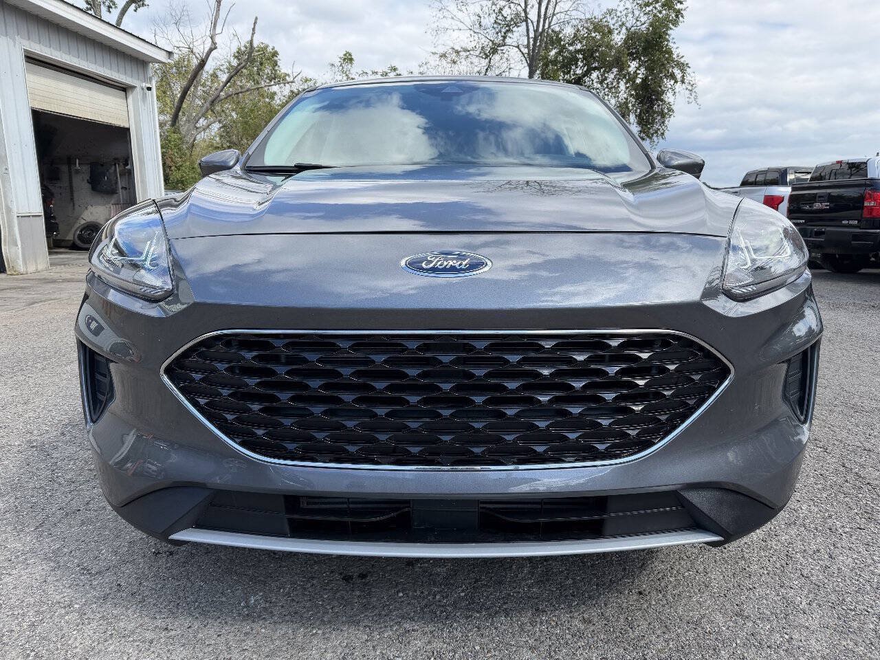 Used 2021 Ford Escape SE w/ Convenience Package FWD image 2
