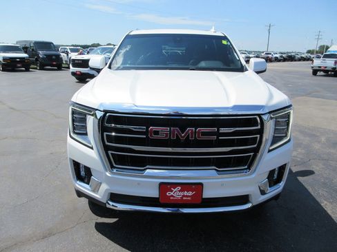 Used 2021 GMC Yukon XL SLT w/ SLT Premium Package AWD/4WD image 13
