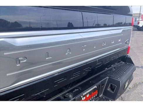 Used 2017 Ford F350 Platinum w/ Platinum Ultimate Package AWD/4WD image 9