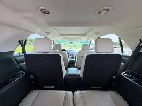 Used 2017 Ford Explorer Platinum AWD/4WD image 18