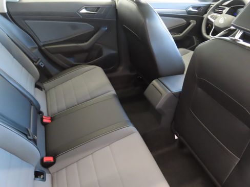 New 2026 Volkswagen Jetta SE FWD image 24