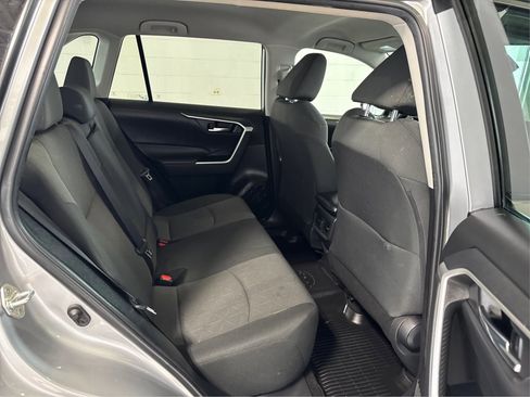 Used 2022 Toyota RAV4 XLE AWD/4WD image 15