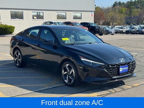 Used 2023 Hyundai Elantra SEL w/ Convenience Package FWD image 8