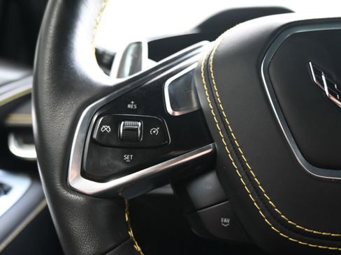 Used 2021 Chevrolet Corvette Stingray Premium Cpe w/ Z51 Performance Package RWD image 17