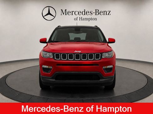 Used 2018 Jeep Compass Latitude w/ Popular Equipment Group FWD image 3