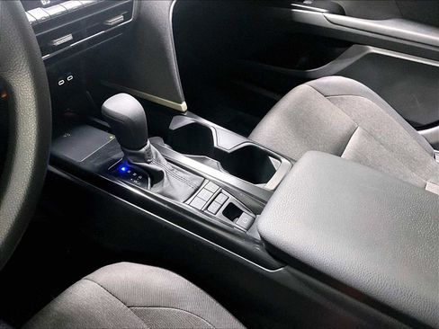 Used 2025 Toyota Camry LE image 20