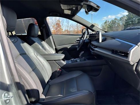 Used 2025 Cadillac XT4 Premium Luxury image 25