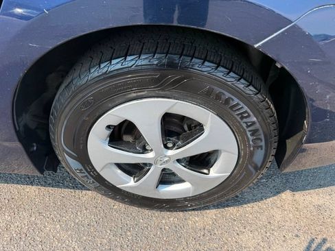 Used 2014 Toyota Prius Two FWD image 10