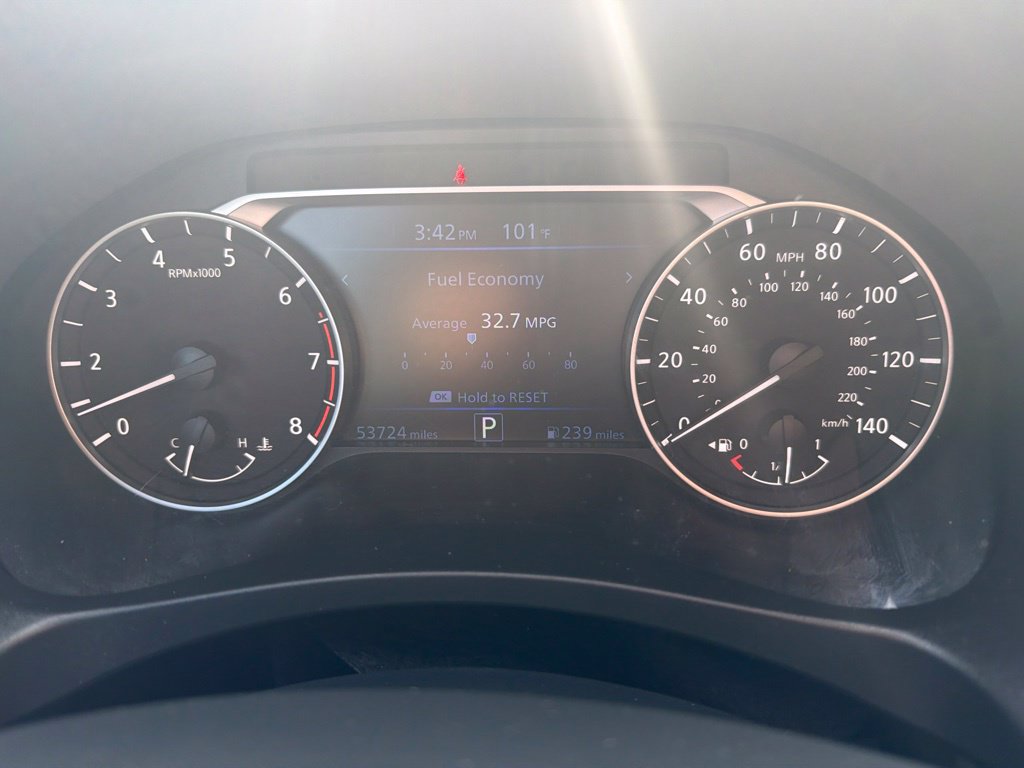 Used 2025 Nissan Altima 2.5 SV FWD image 34