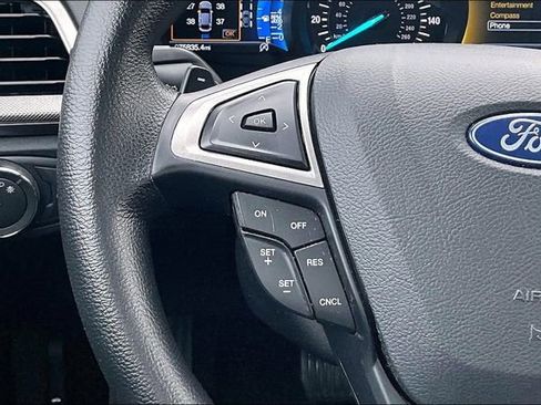 Used 2019 Ford Fusion SE image 11