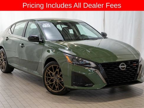 Certified 2025 Nissan Altima 2.5 SR FWD image 1