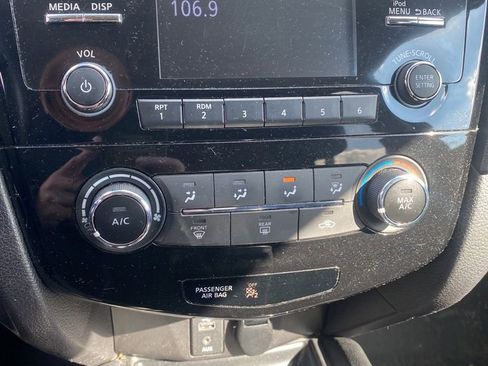 Used 2017 Nissan Rogue S w/ S Appearance Package image 25