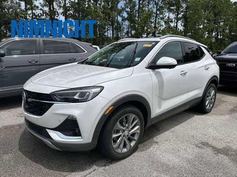 Used 2023 Buick Encore GX Essence w/ Advanced Technology Package FWD image 1