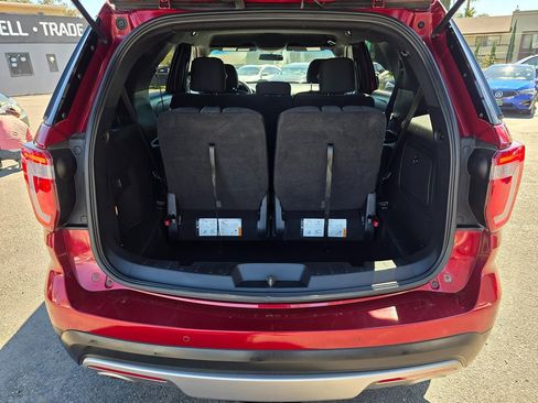 Used 2017 Ford Explorer XLT image 13
