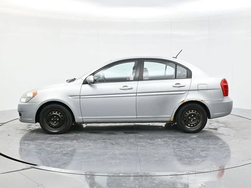 Used 2010 Hyundai Accent GLS w/ Premium Pkg 4 image 8