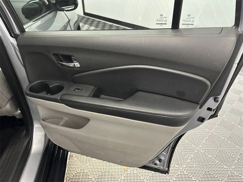 Used 2018 Honda Pilot LX image 16