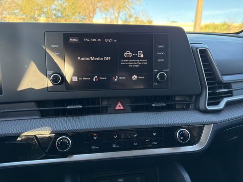 Used 2024 Kia Sportage LX image 12