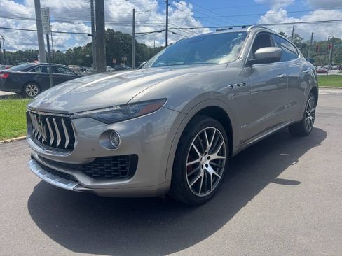 Used 2018 Maserati Levante GranLusso AWD/4WD image 1