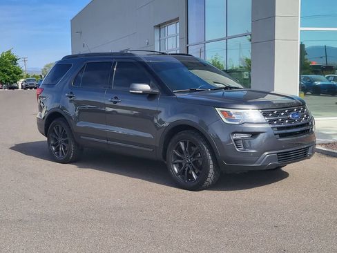 Used 2019 Ford Explorer XLT w/ Equipment Group 202A AWD/4WD image 3